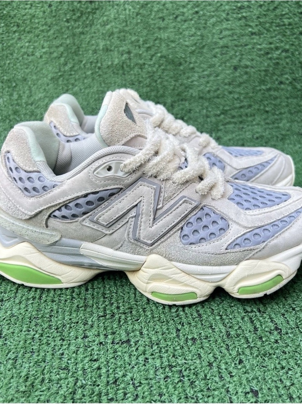 New Balance 9060 Bricks & Wood
Shoes Beige Gray Green U9060BW1 Men's Size 8 Used